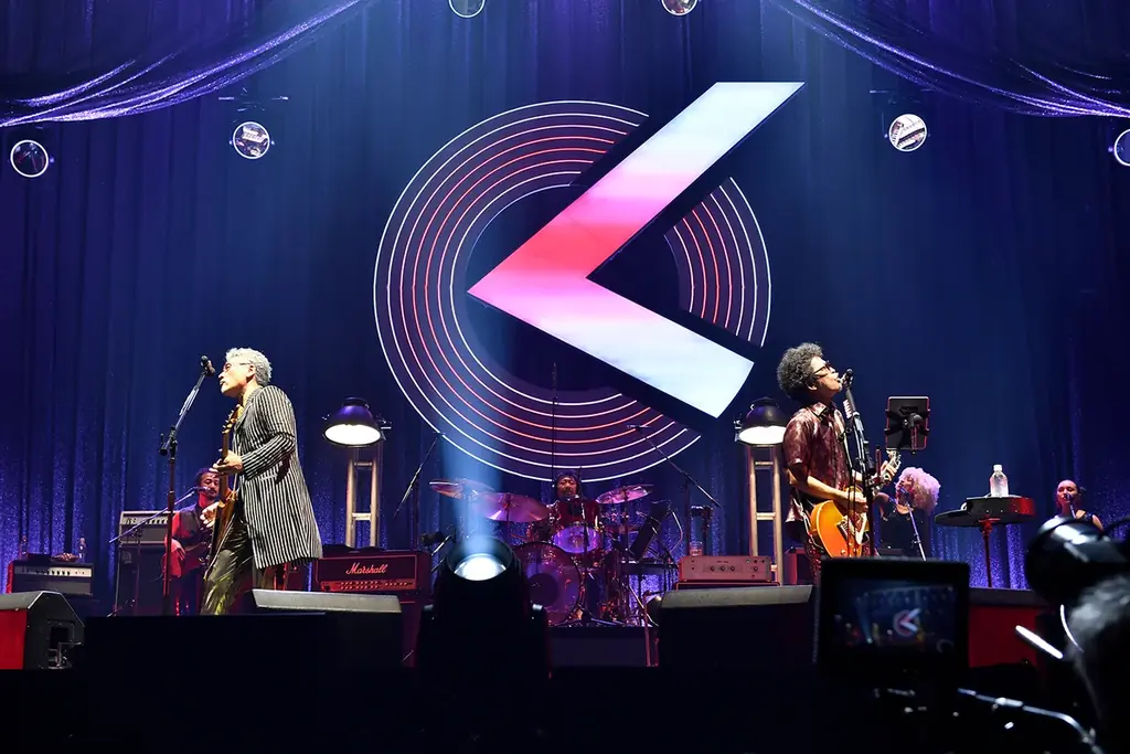 ＜ライブレポート＞奥田民生と吉川晃司が結成した奇跡のユニットOoochie Koochie。待望の全国ツアーの中から日本武道館公演の模様を、11月22日(土)にWOWOW独占放送・配信！ 画像 8