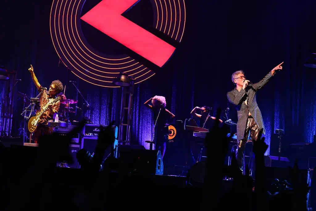 ＜ライブレポート＞奥田民生と吉川晃司が結成した奇跡のユニットOoochie Koochie。待望の全国ツアーの中から日本武道館公演の模様を、11月22日(土)にWOWOW独占放送・配信！ 画像 9