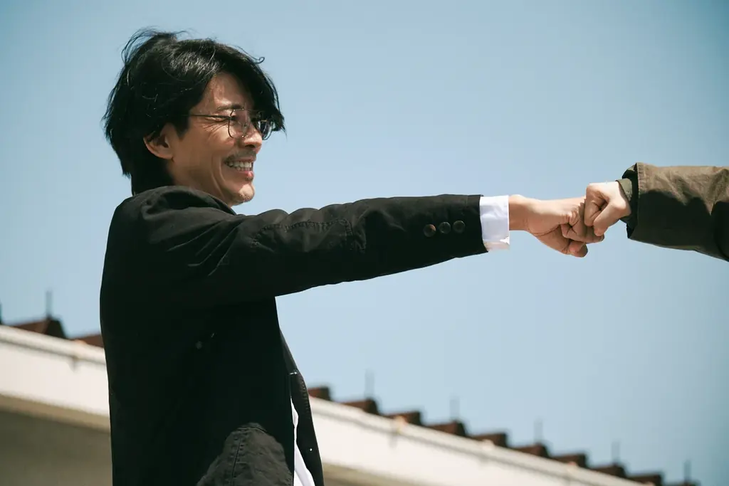 ドラマ『MISS KING / ミス・キング』最終回、「ABEMA」で無料配信開始！のん“飛鳥”、人生を懸けた美しき復讐劇がついに完結…！突然の「将棋やめます」宣言に視聴者衝撃 画像 2