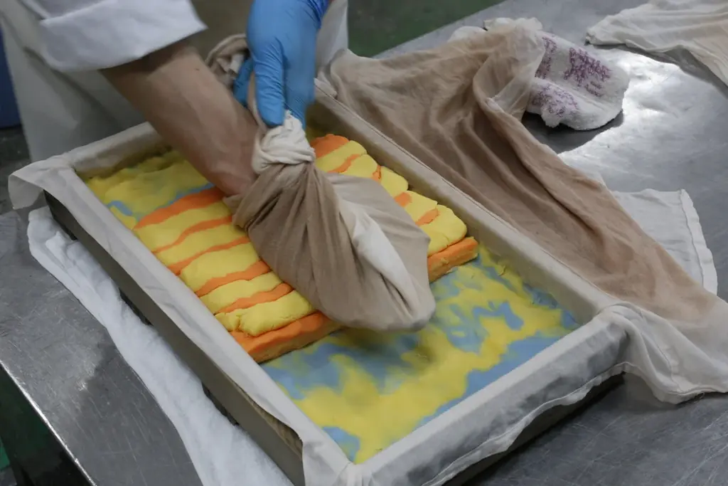 ― 宮中行事「歌会始の儀」 をテーマにした松江唯一の御題菓 ― 　三英堂が40年連続で作り続ける、その年限りの限定和菓子を販売 画像 11