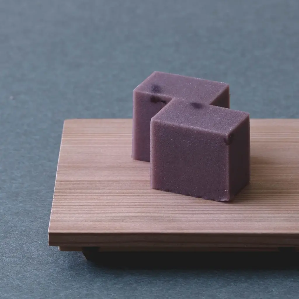 ― 宮中行事「歌会始の儀」 をテーマにした松江唯一の御題菓 ― 　三英堂が40年連続で作り続ける、その年限りの限定和菓子を販売 画像 23