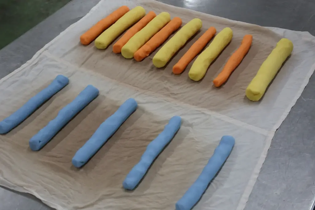 ― 宮中行事「歌会始の儀」 をテーマにした松江唯一の御題菓 ― 　三英堂が40年連続で作り続ける、その年限りの限定和菓子を販売 画像 6