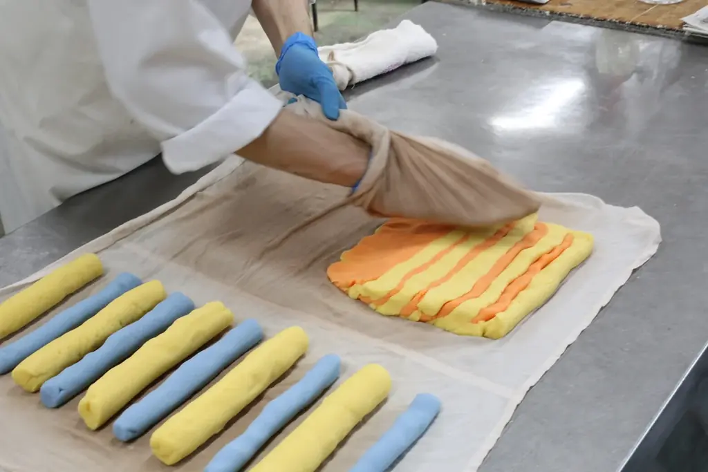 ― 宮中行事「歌会始の儀」 をテーマにした松江唯一の御題菓 ― 　三英堂が40年連続で作り続ける、その年限りの限定和菓子を販売 画像 7