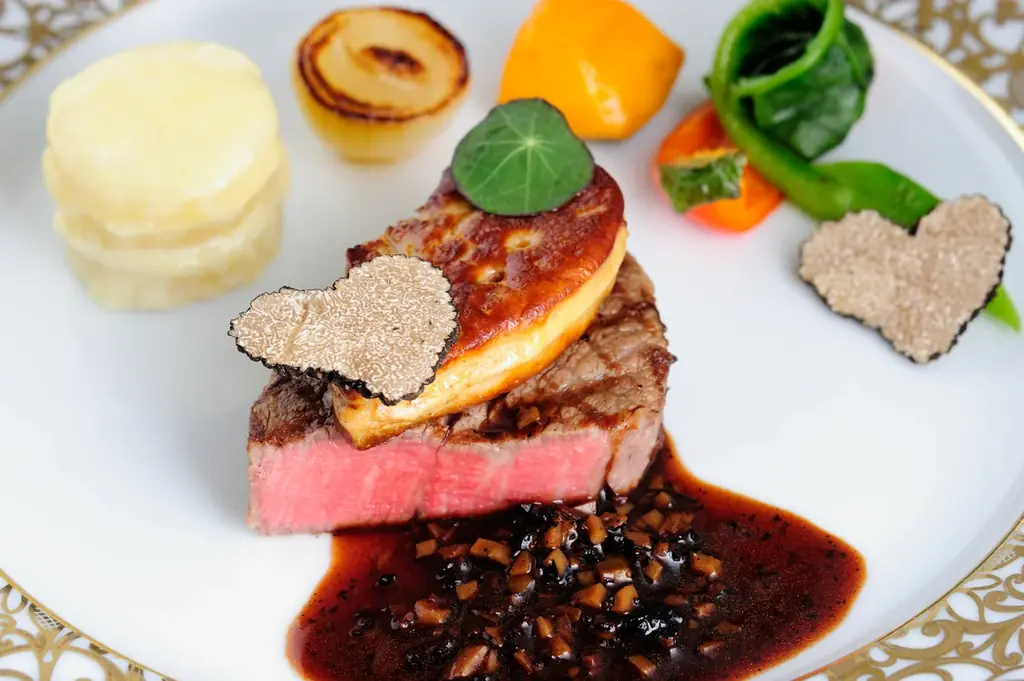 【JR西日本ホテルズ】11のホテルで、それぞれの「とっておきのクリスマス」を。クリスマスケーキ・宿泊・レストランで楽しむ、聖夜を彩るあなただけのひととき 画像 15