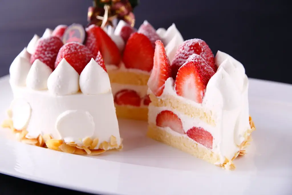 【JR西日本ホテルズ】11のホテルで、それぞれの「とっておきのクリスマス」を。クリスマスケーキ・宿泊・レストランで楽しむ、聖夜を彩るあなただけのひととき 画像 6