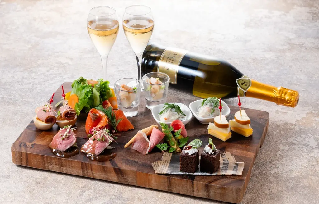 【JR西日本ホテルズ】11のホテルで、それぞれの「とっておきのクリスマス」を。クリスマスケーキ・宿泊・レストランで楽しむ、聖夜を彩るあなただけのひととき 画像 9