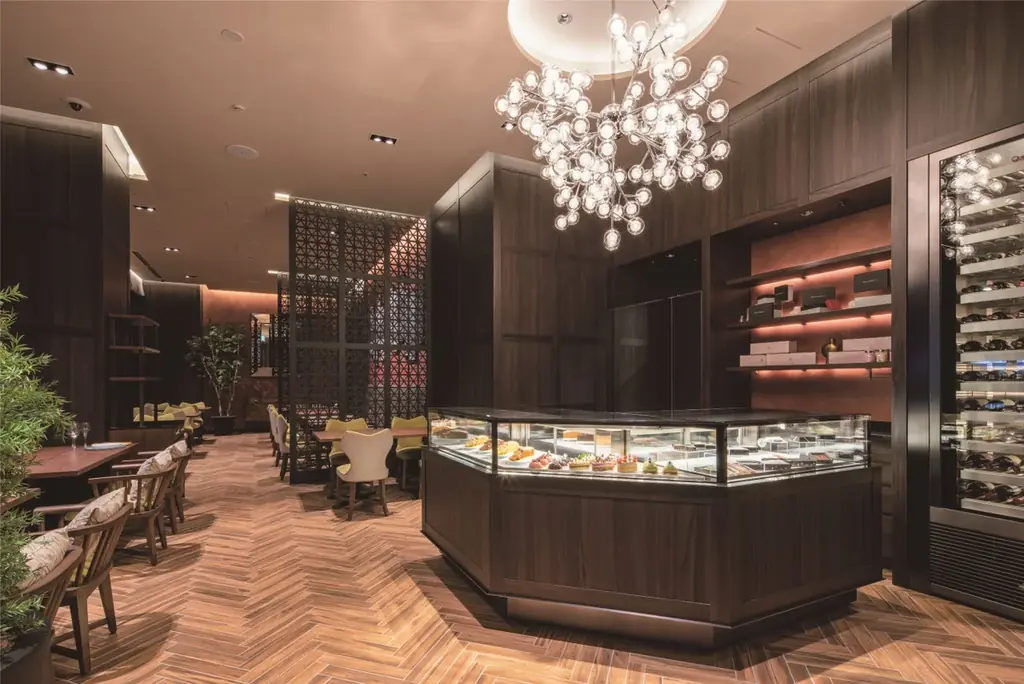 ホテルグランバッハ東京銀座　| ウィンターシーズンの風景を思わせるミルキーなチーズと柑橘のリフレッシュパフェ「グランバッハ パフェ ‐Citrus et Fromage- 」を発売 画像 3