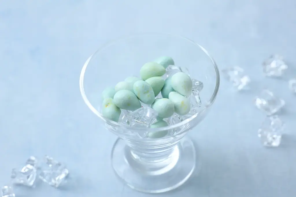 空想上の果実をグミで味わう第3弾「イトピスの実」を新発売！隕石のような硬い殻×人魚の涙のようなロマンティックな形セブン‐イレブン限定で数量限定販売！ 画像 3