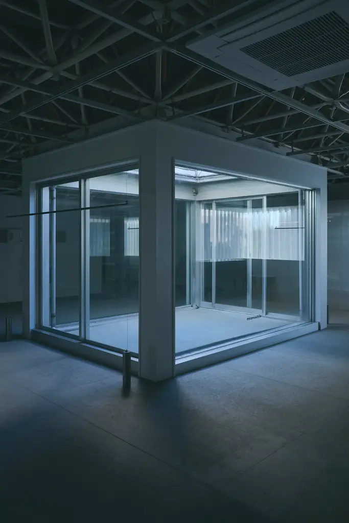 【objcts.io】meanswhileと初のコラボレーション。“機能とデザインの調和”を追求し、相互の定番製品を再解釈したレザーバッグ・iPhoneケースを発売。 画像 16