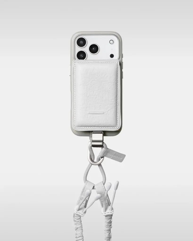 【objcts.io】meanswhileと初のコラボレーション。“機能とデザインの調和”を追求し、相互の定番製品を再解釈したレザーバッグ・iPhoneケースを発売。 画像 21