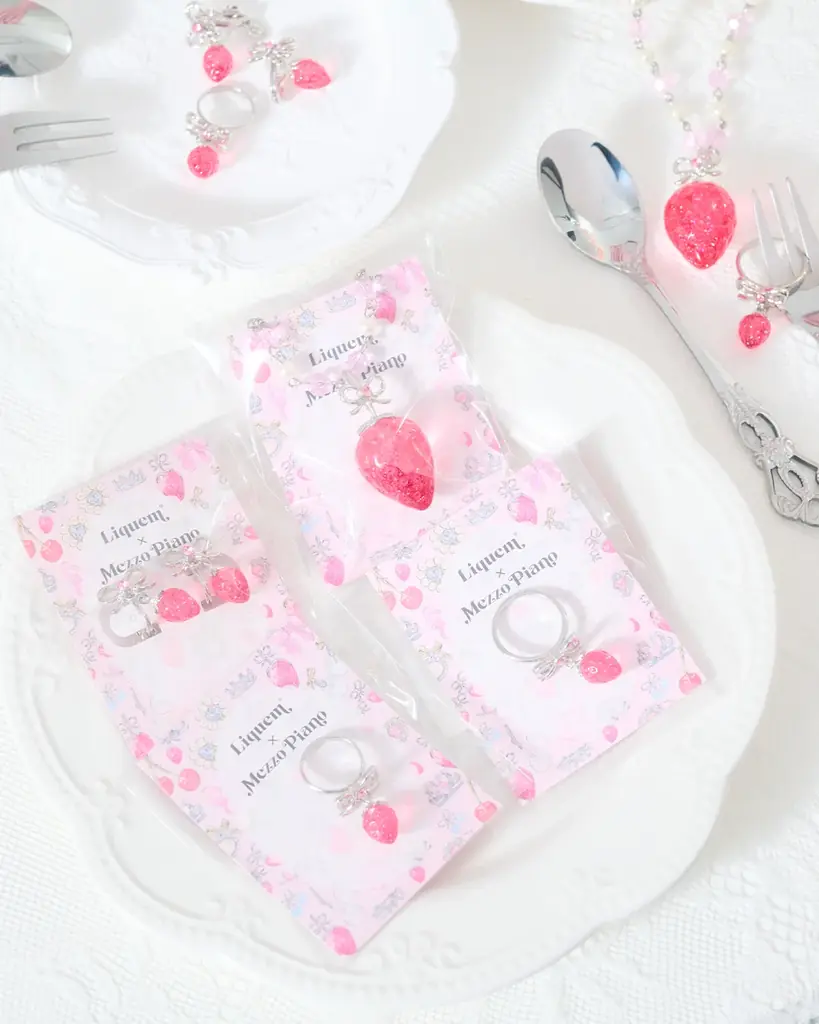 mezzo pianoとアクセサリーブランド 「Liquem（リキュエム)」のホリデーシーズンにぴったりなコラボレーションアイテムが初登場 画像 2