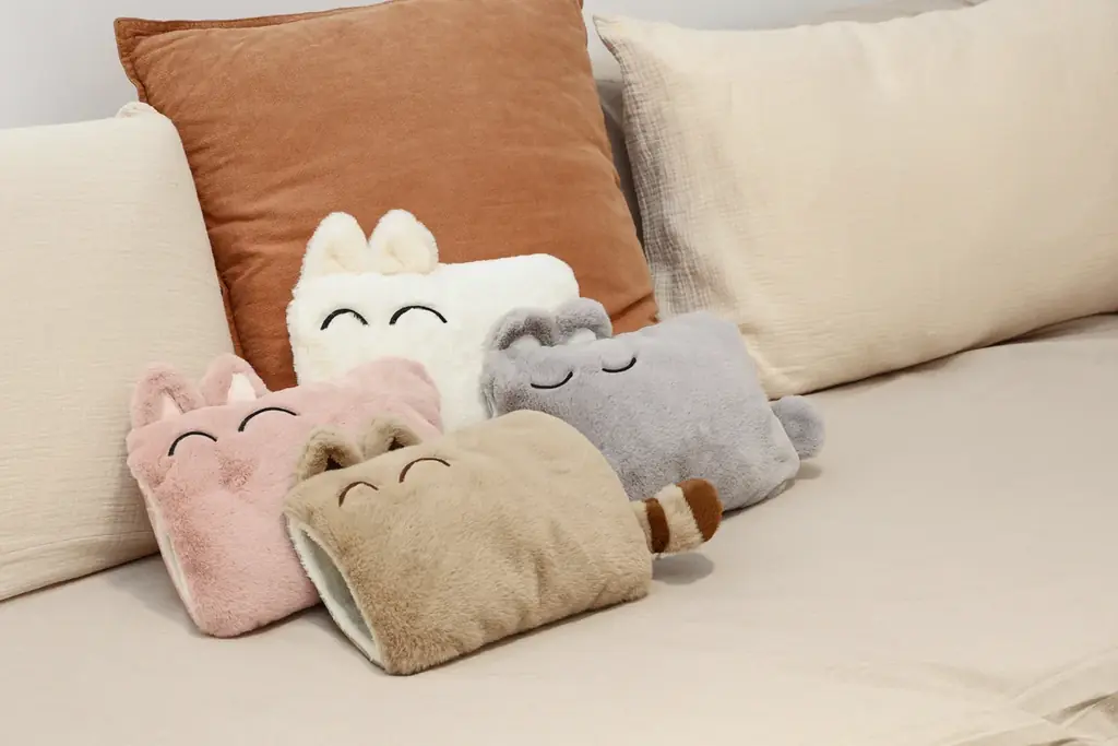 小さくてもあったかい！持ち運べるミニサイズ電気湯たんぽが仲間いり！ 画像 9