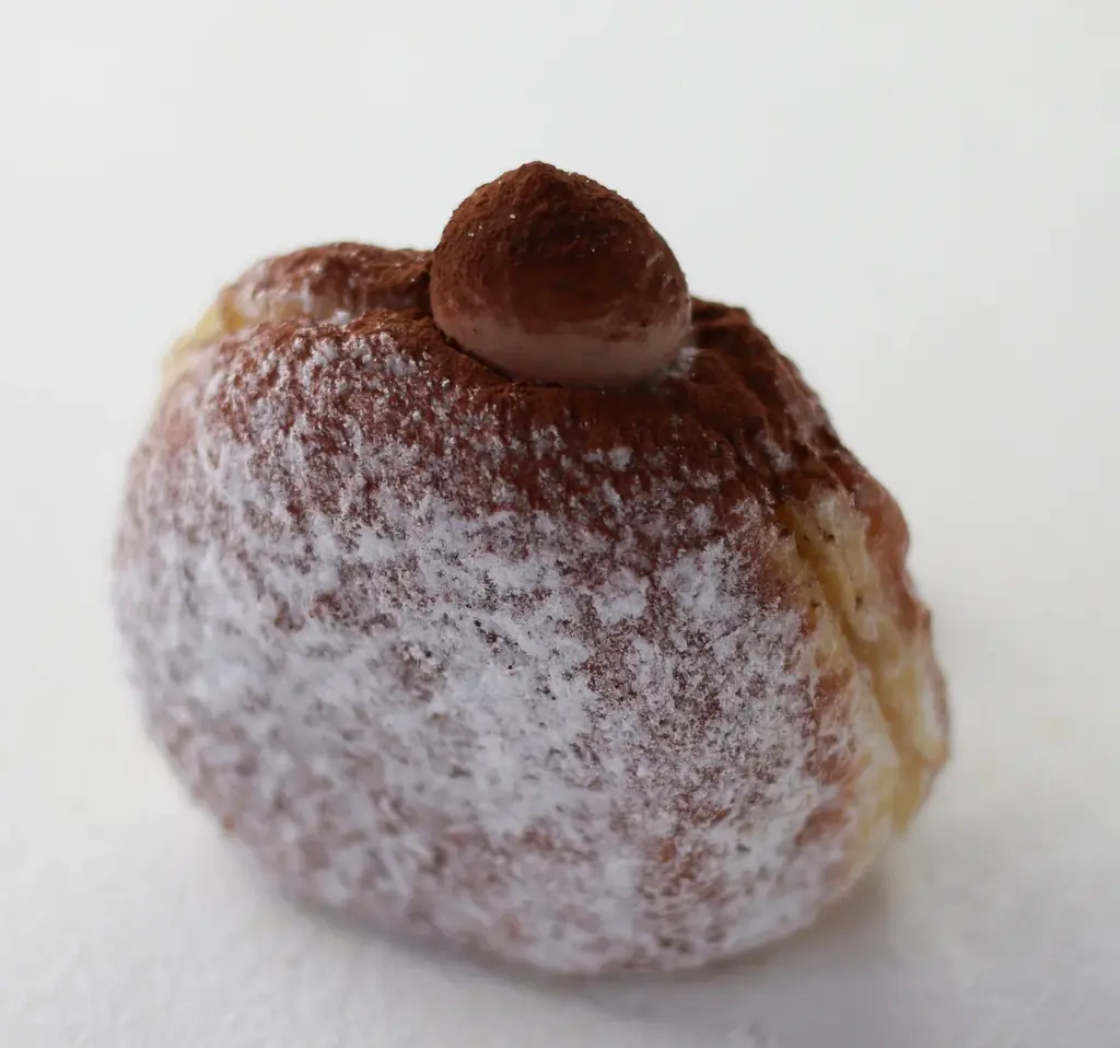 【阪急うめだ本店「クリスマスマーケット2025」2年連続出店】“白い世界”を味わう、阪急限定ドーナツ2種が今年も登場！STANDARDDONUTS（スタンダードドーナツ） 画像 10