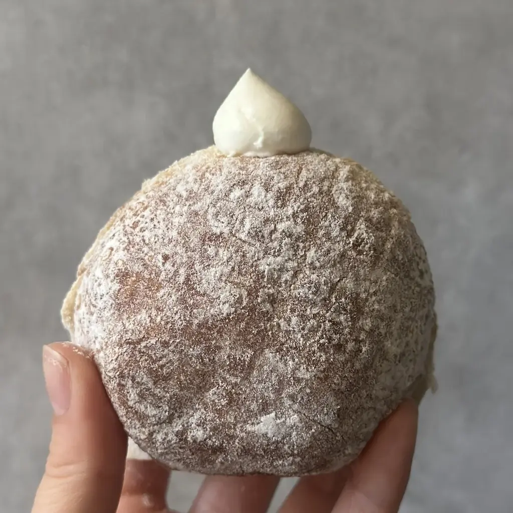 【阪急うめだ本店「クリスマスマーケット2025」2年連続出店】“白い世界”を味わう、阪急限定ドーナツ2種が今年も登場！STANDARDDONUTS（スタンダードドーナツ） 画像 7