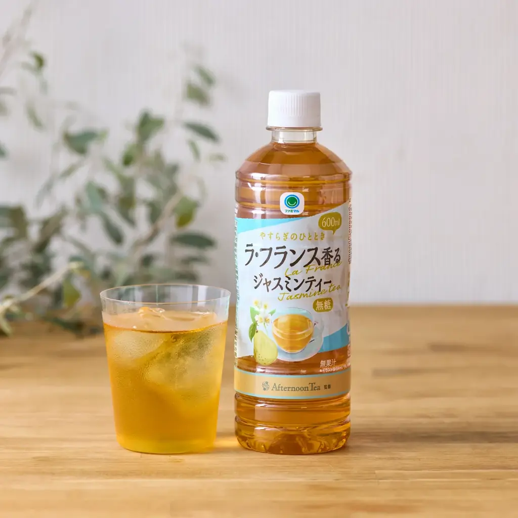 【Afternoon Tea監修】ストロベリーやラ・フランスの芳醇な香りが楽しめるフレーバーティーのペットボトル飲料2種を、全国のファミリーマートで新発売 画像 4
