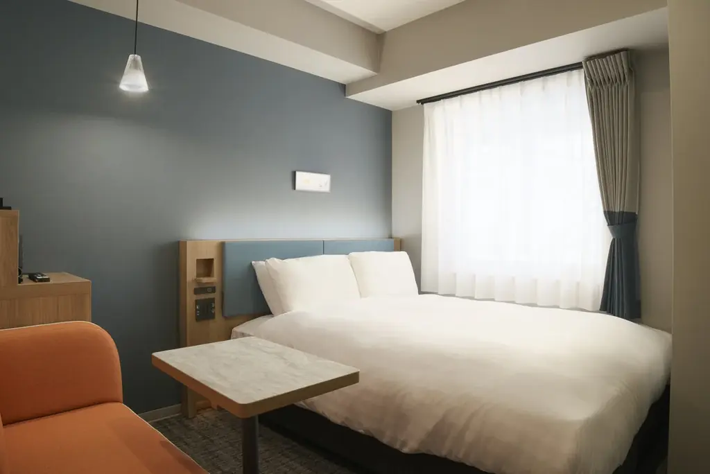 【札幌の高校生がホテルアートで「都市と自然の調和」を表現】コンフォートホテルERA札幌北口の開業に向け、客室を彩る「ボタニカルペイントアート」制作ワークショップを実施 画像 10