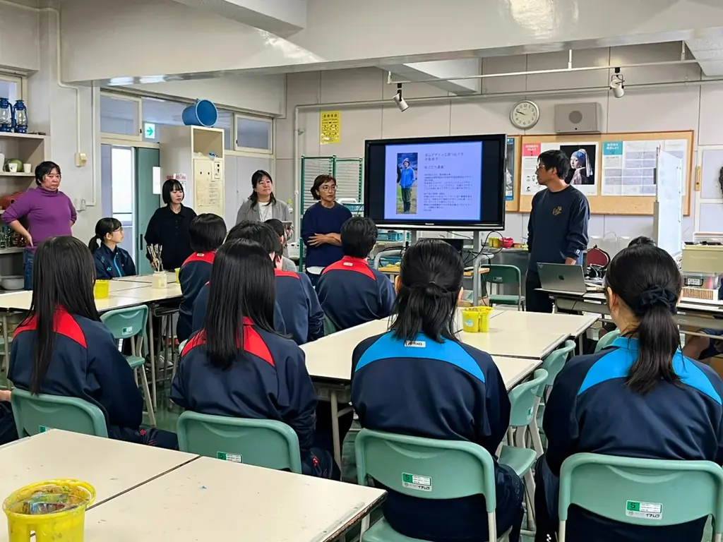 【札幌の高校生がホテルアートで「都市と自然の調和」を表現】コンフォートホテルERA札幌北口の開業に向け、客室を彩る「ボタニカルペイントアート」制作ワークショップを実施 画像 2