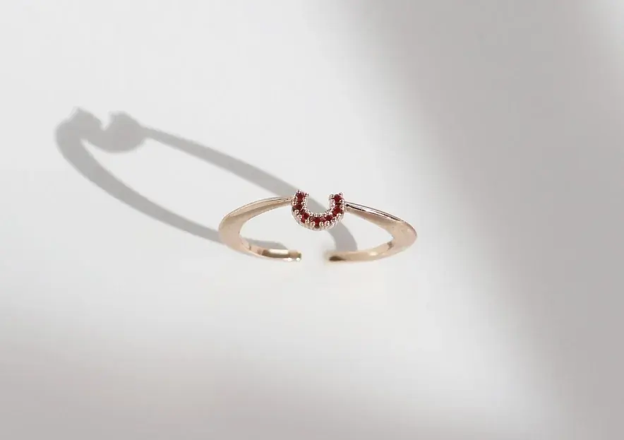 2025年ギフトコレクションが今年も登場。mimi33から贈る、ピンクと赤の煌めき。 画像 10