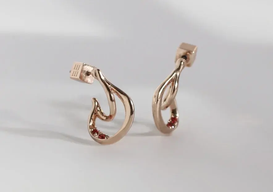 2025年ギフトコレクションが今年も登場。mimi33から贈る、ピンクと赤の煌めき。 画像 4