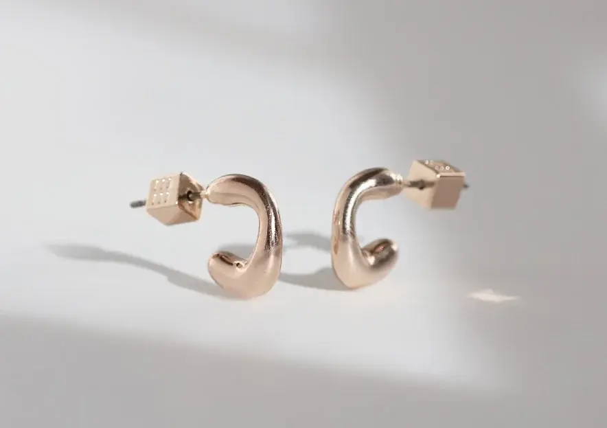 2025年ギフトコレクションが今年も登場。mimi33から贈る、ピンクと赤の煌めき。 画像 5