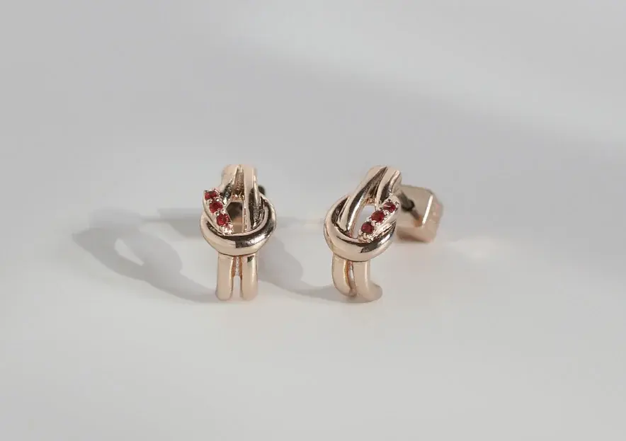 2025年ギフトコレクションが今年も登場。mimi33から贈る、ピンクと赤の煌めき。 画像 6