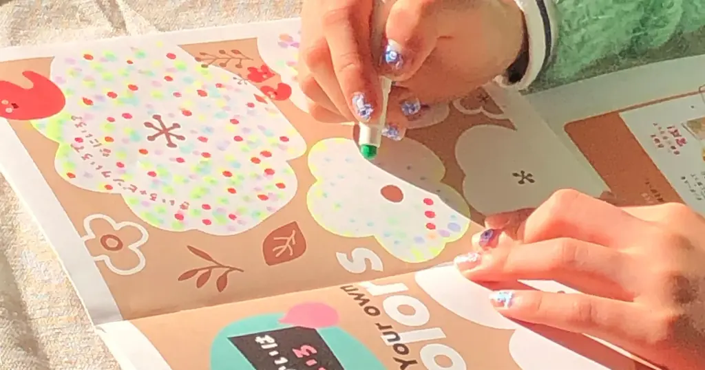 手づくりの封筒にシーリングスタンプで封をして。サンタさんへ想いを贈ろう！「やってみようえほん展」2025年12月5日（金）・6日（土）開催 画像 12