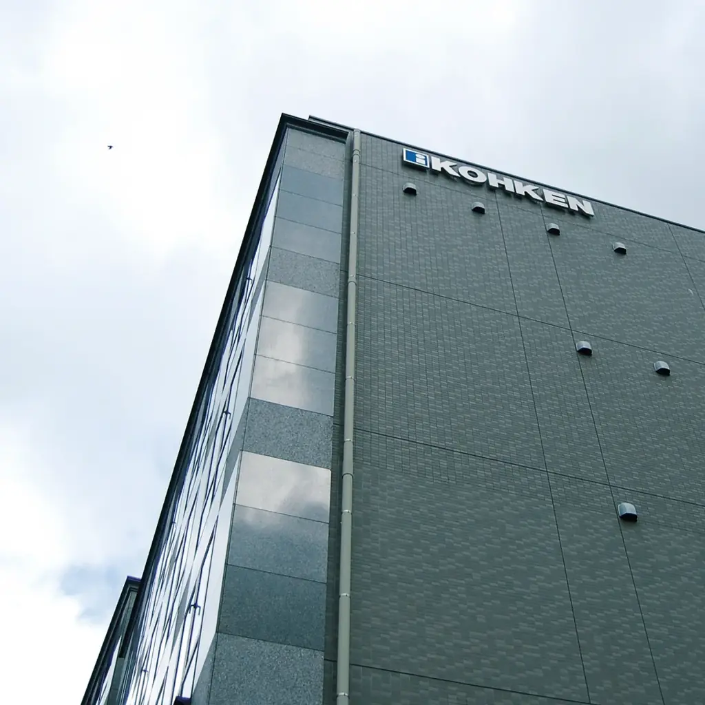 手づくりの封筒にシーリングスタンプで封をして。サンタさんへ想いを贈ろう！「やってみようえほん展」2025年12月5日（金）・6日（土）開催 画像 17