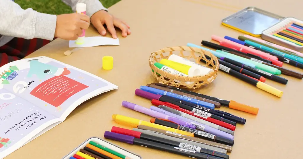 手づくりの封筒にシーリングスタンプで封をして。サンタさんへ想いを贈ろう！「やってみようえほん展」2025年12月5日（金）・6日（土）開催 画像 6