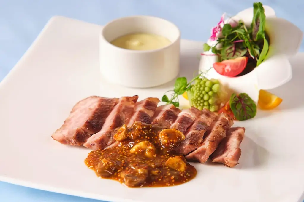 “不思議の国のアリス”の甘いお茶会へ誘う『アリスのストロベリーアフタヌーンティー』全国5都市で期間限定販売 画像 10