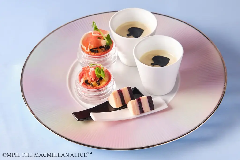 “不思議の国のアリス”の甘いお茶会へ誘う『アリスのストロベリーアフタヌーンティー』全国5都市で期間限定販売 画像 6