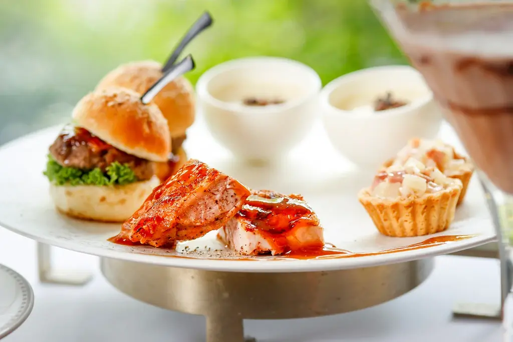 『～Red Luxe～ ストロベリー&ショコラ アフタヌーンティー』新登場 画像 4