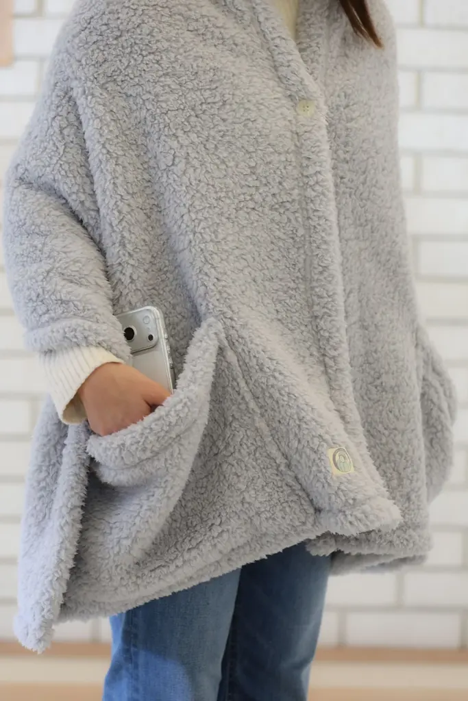 『ゴリラシリーズ』からあったかグッズ登場！富士山溶岩パウダーでじんわり温感3WAYブランケット「ゴリラのハグ」発売 画像 10