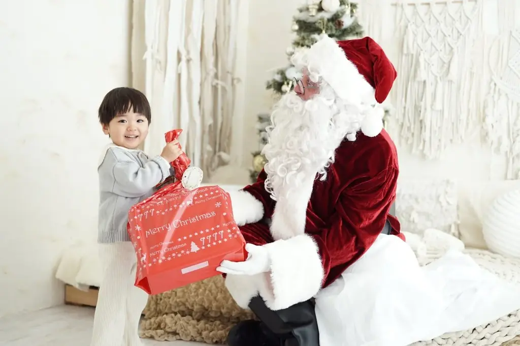 スタジオコフレの限定店舗で、サンタさんからのプレゼントや記念写真が叶うクリスマススペシャルイベントを12月24日、25日に開催 画像 2