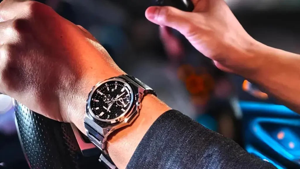 【11月21日発売】あえてロゴを排した、引き算の美学が導く新しい領域。――洗練の「ミニマルメタル」。カシオ Gショック G-STEEL GST-B1000D-1AJF G-SHOCK公式掲載店 画像 12