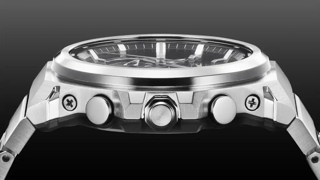 【11月21日発売】あえてロゴを排した、引き算の美学が導く新しい領域。――洗練の「ミニマルメタル」。カシオ Gショック G-STEEL GST-B1000D-1AJF G-SHOCK公式掲載店 画像 7