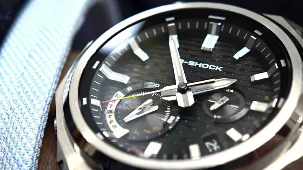 【11月21日発売】あえてロゴを排した、引き算の美学が導く新しい領域。――洗練の「ミニマルメタル」。カシオ Gショック G-STEEL GST-B1000D-1AJF G-SHOCK公式掲載店 画像 8