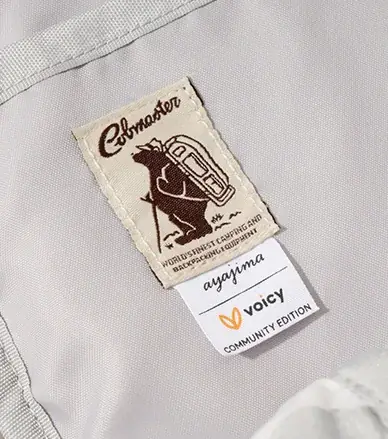 【Voicy発】リスナーの「欲しい！」から実現！人気パーソナリティあやじまとコブマスターが、音声コミュニティで共創した「大人のための白リュック」予約販売開始 画像 5