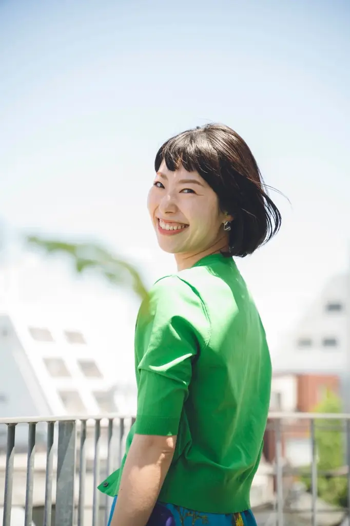 【Voicy発】リスナーの「欲しい！」から実現！人気パーソナリティあやじまとコブマスターが、音声コミュニティで共創した「大人のための白リュック」予約販売開始 画像 6