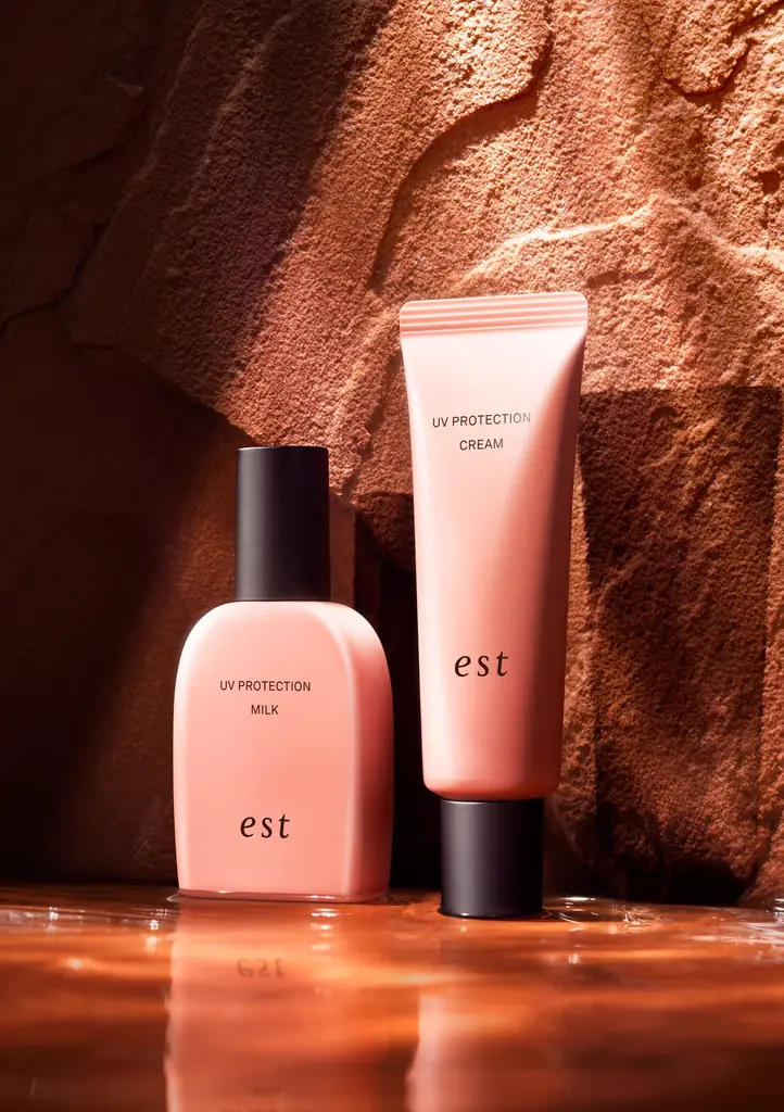 「est」から、砂漠の乾きに挑むUVが誕生。紫外線による乾燥時の角層収縮に着目した「エスト UVプロテクション」2026年2月6日（金）発売 画像 1