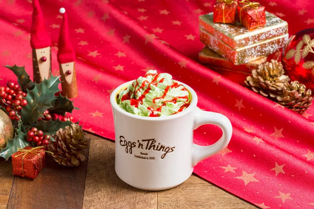 ハワイのホリデーシーズンメニューが登場！「ホノルルクリスマスツリーパンケーキ」「クリスマス ハワイアン ハムステーキ with KING’S HAWAIIAN」11月26日（水）～12月25日（木） 画像 6