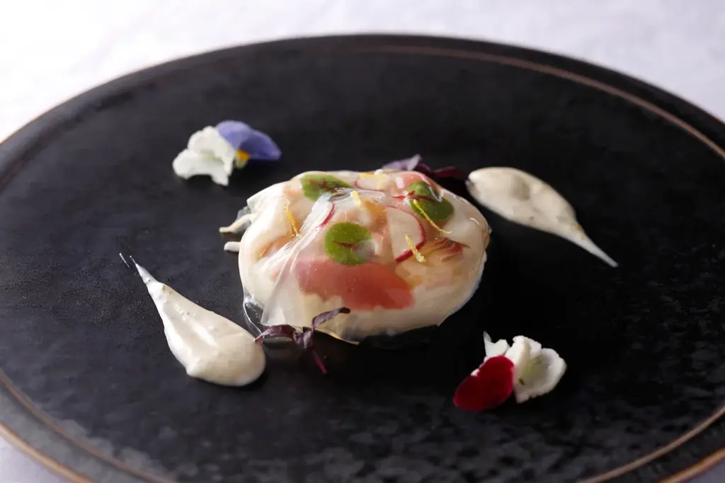 2025年を締めくくるシェフのおすすめコース、「資生堂パーラー 銀座本店レストラン」の12 月限定メニューを展開 画像 2