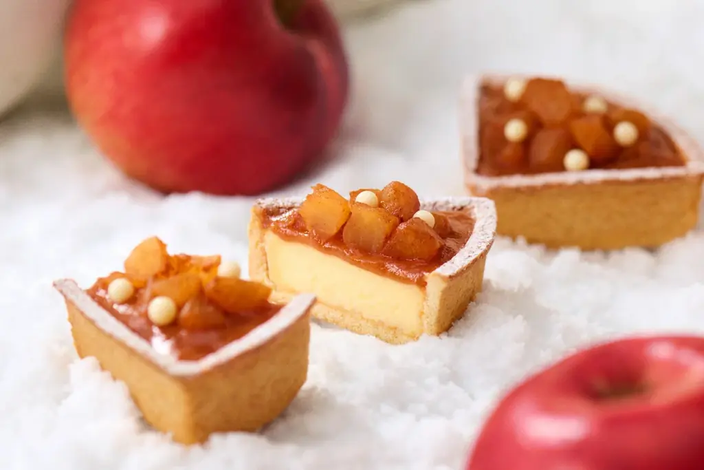 【ホリデー新商品】パーティーフォトを華やかに彩る♪ぎっしり6個！冬限定チーズタルト入りの「BAKEホリデーBOX」〜「アップルシナモン」と「ピスタチオベリー」のタルトが登場〜 画像 6
