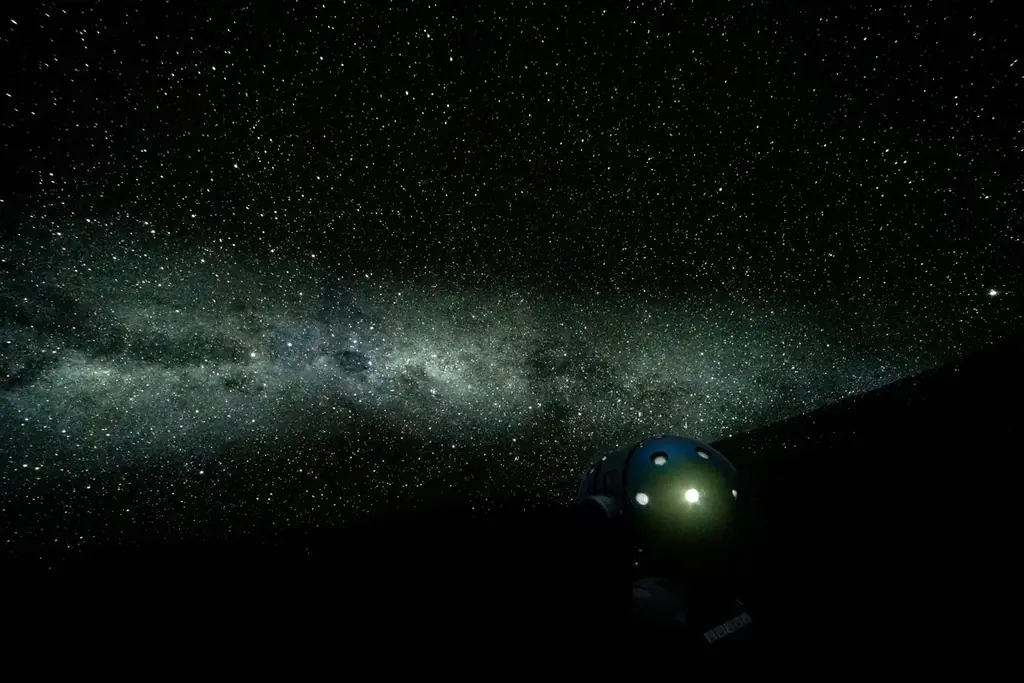 谷川俊太郎さんが手がけた唯一のプラネタリウム作品　「夜はやさしい」の上映期間を延長 画像 3