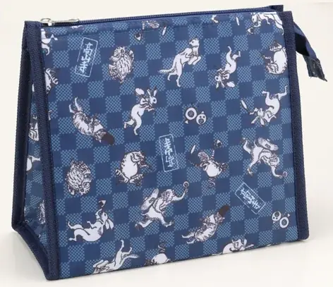 昨年大好評につき、「鳥獣戯画」と再コラボ！「まいどおおきに食堂」「串家物語」などを展開するフジオフードの福袋グッズを製作 画像 4