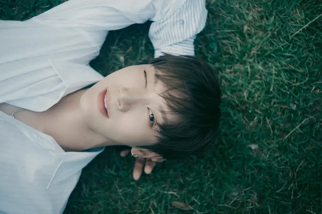 TEN、初となるソロ写真集「essentia」2026年2月2日(月)発売決定&予約開始！！ 画像 4