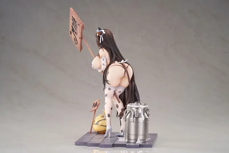 大人気アプリゲーム『アズールレーン』より、「樫野」が牛柄のコスチュームに身を包みフィギュア化。あみあみ限定特典付きでご案内中。 画像 6