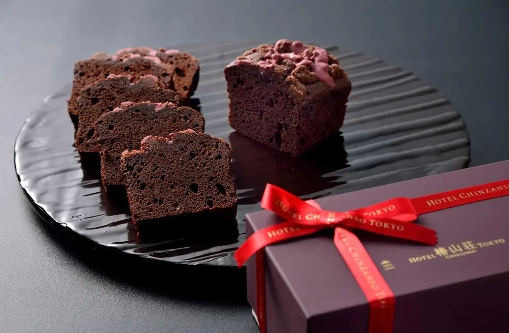 【ホテル椿山荘東京】バレンタインシーズンに、華やかな新作ショコラスイーツが登場「ショコラヴァプール」「トンカ豆香るショコラケーク」を1月1日より販売 画像 2