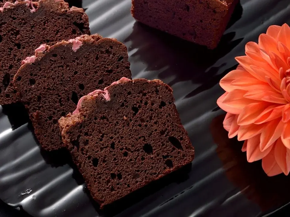 【ホテル椿山荘東京】バレンタインシーズンに、華やかな新作ショコラスイーツが登場「ショコラヴァプール」「トンカ豆香るショコラケーク」を1月1日より販売 画像 3