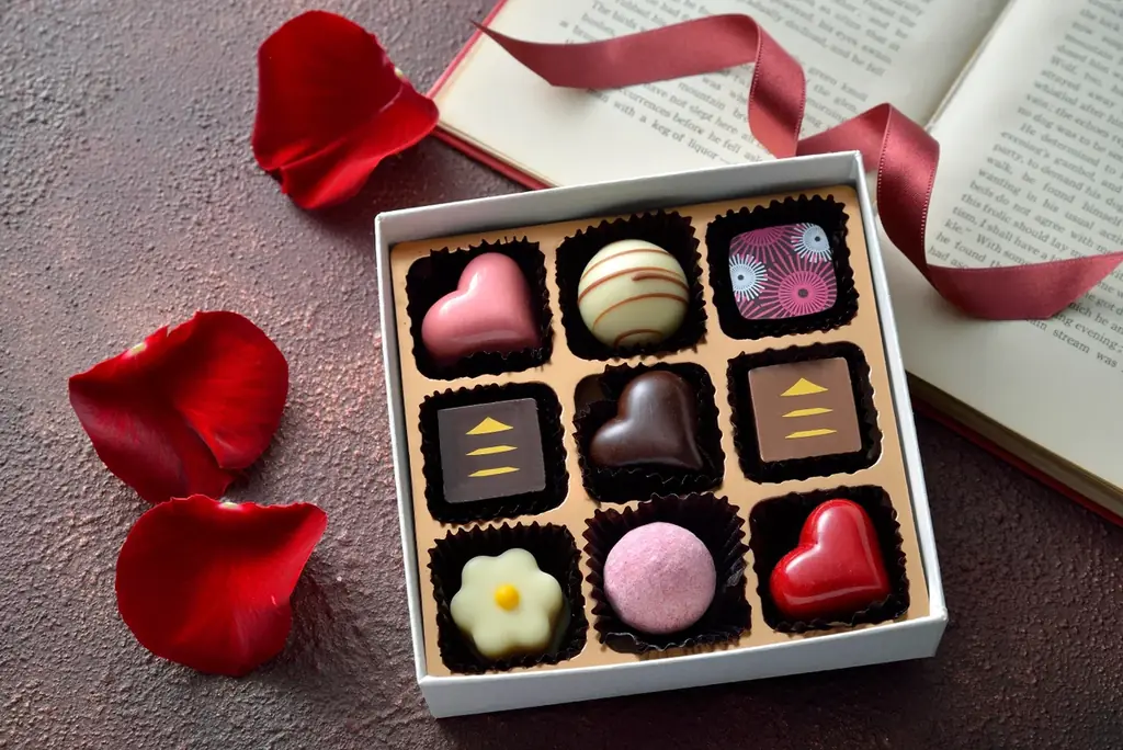 【ホテル椿山荘東京】バレンタインシーズンに、華やかな新作ショコラスイーツが登場「ショコラヴァプール」「トンカ豆香るショコラケーク」を1月1日より販売 画像 4