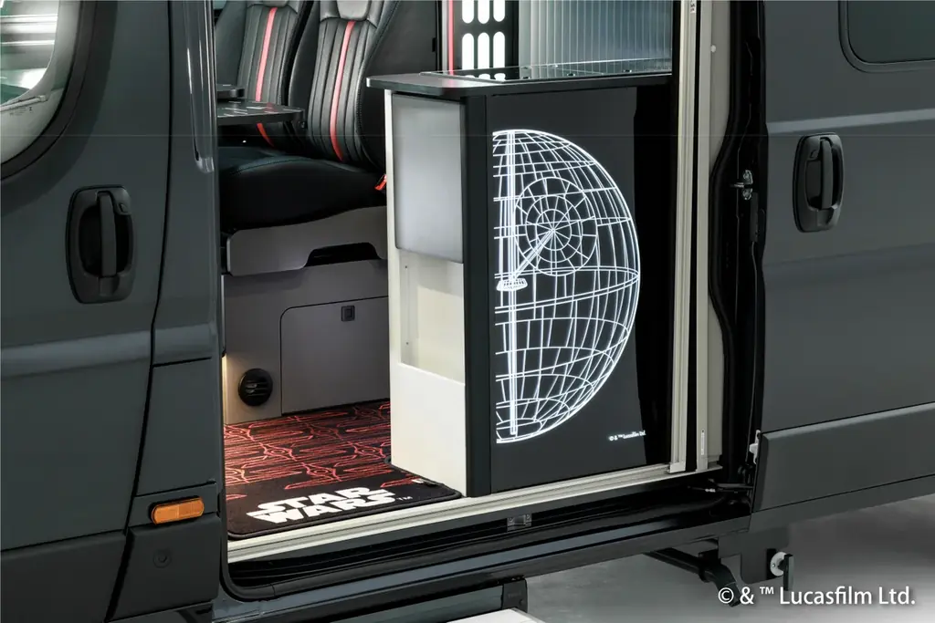 【コスチュームファンが大集結！】世界限定5台に多数のエントリー殺到中！映画「スター・ウォーズ」シリーズ公式ライセンスキャンピングカー発売記念『EURO-TOY STAR NIGHT』イベントレポート 画像 11